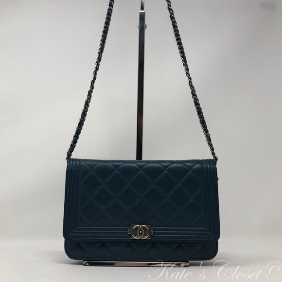 CHANEL Lambskin Boy Flap Wallet in Chain - Picture 6 of 14